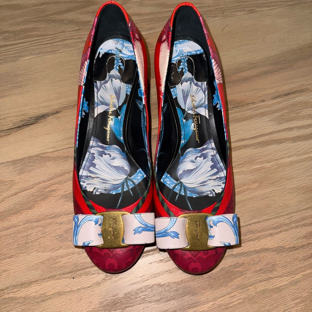Chic Red and Gold Women's Heels